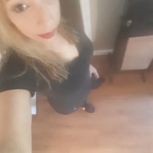 Meet your Posher, Elizabeth